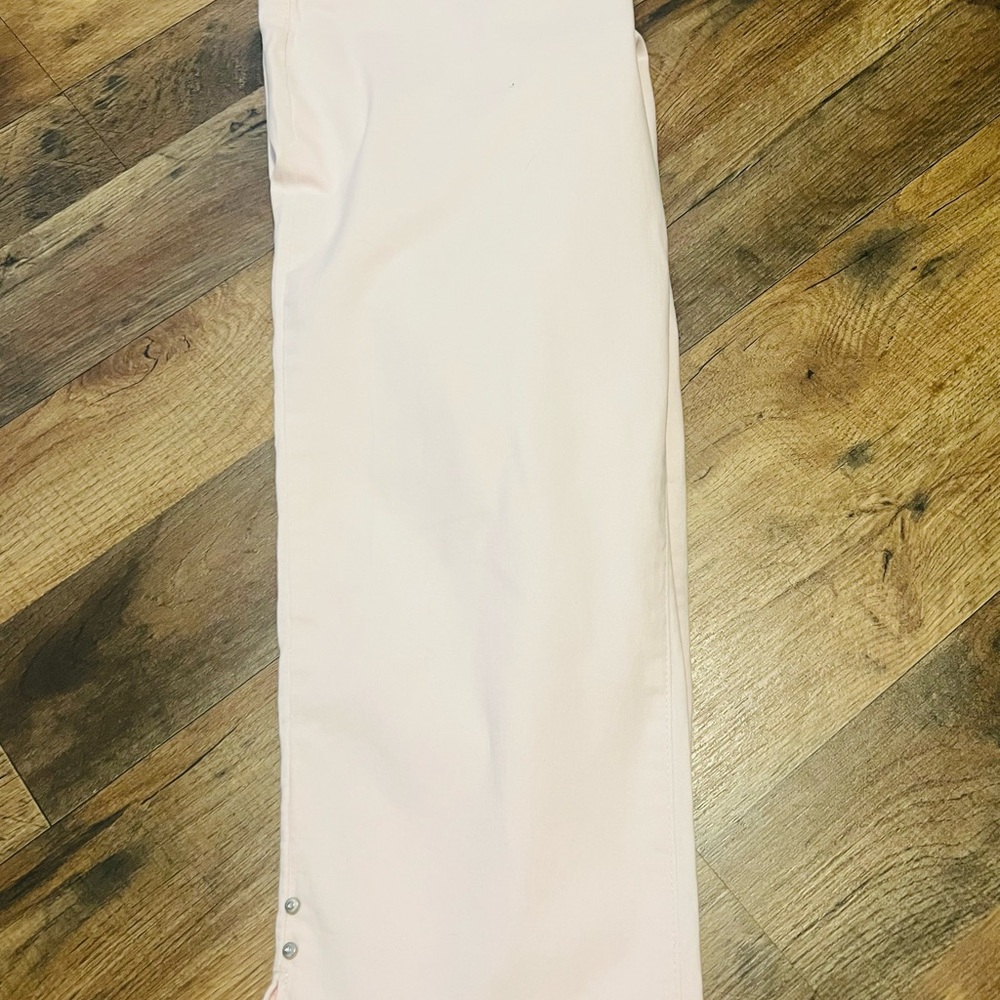 Gloria Vanderbilt Chic Pastel Pink Slimming Capris Size 12